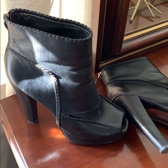 Sexy Nicole Miller Peep toe booties - Picture 5 of 8